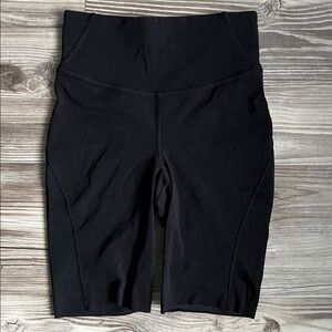 Lululemon Base Pace High-Rise Short 8" Black Size 2 Bike Shorts